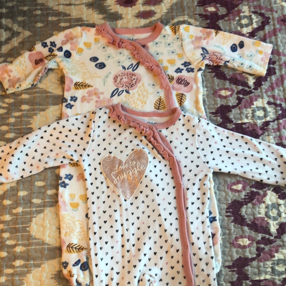 Button footed sleepers